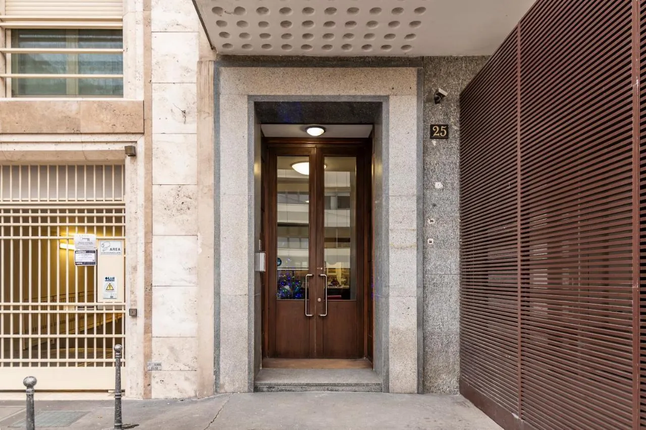 De Amicis, 25 - Nel Cuore Di Milano 0*, Milan Italy