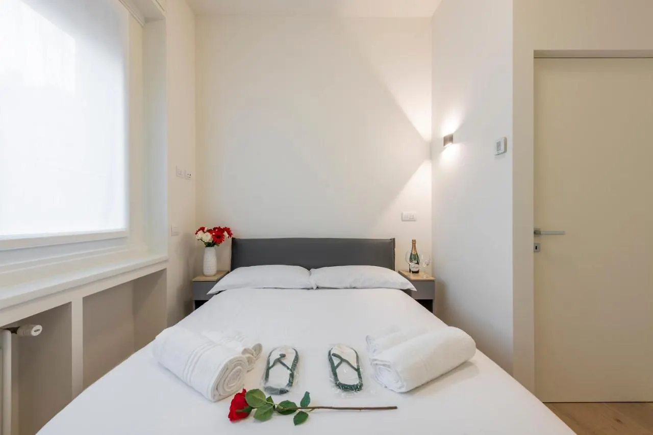 De Amicis, 25 - Nel Cuore Di Milano Milan